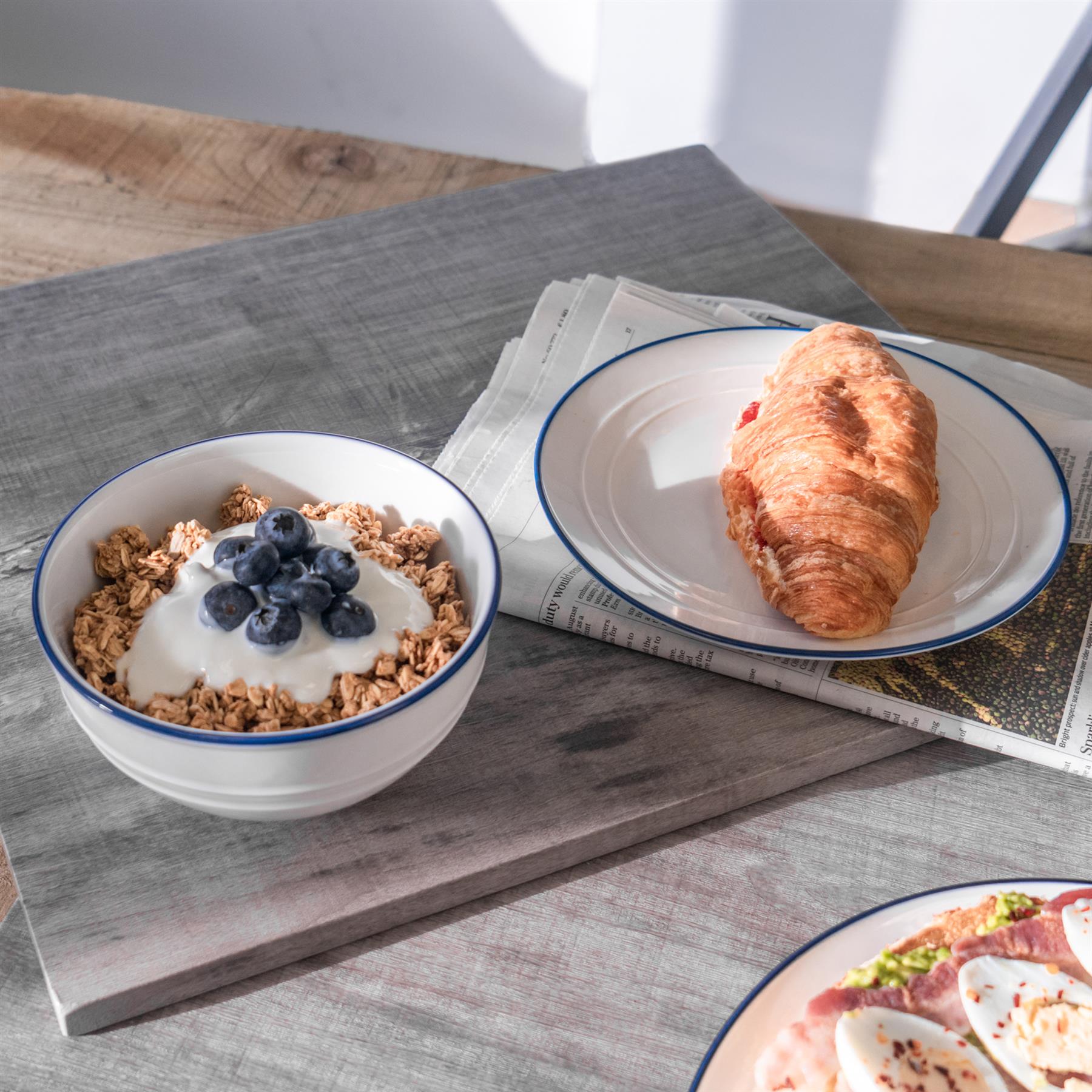 18pc Farmhouse Porcelain Dinner Set