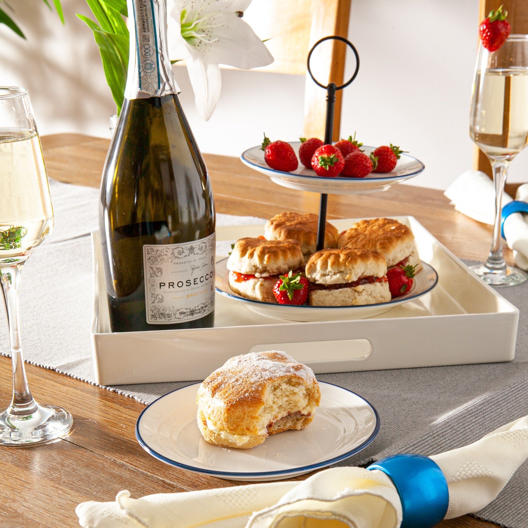 33cm White Square Lacquer Tray