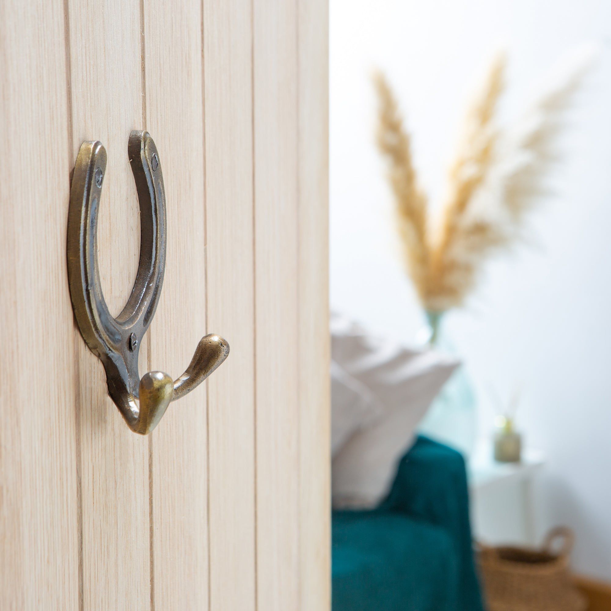 100mm x 110mm Raw Horse Shoe Double Coat Hook