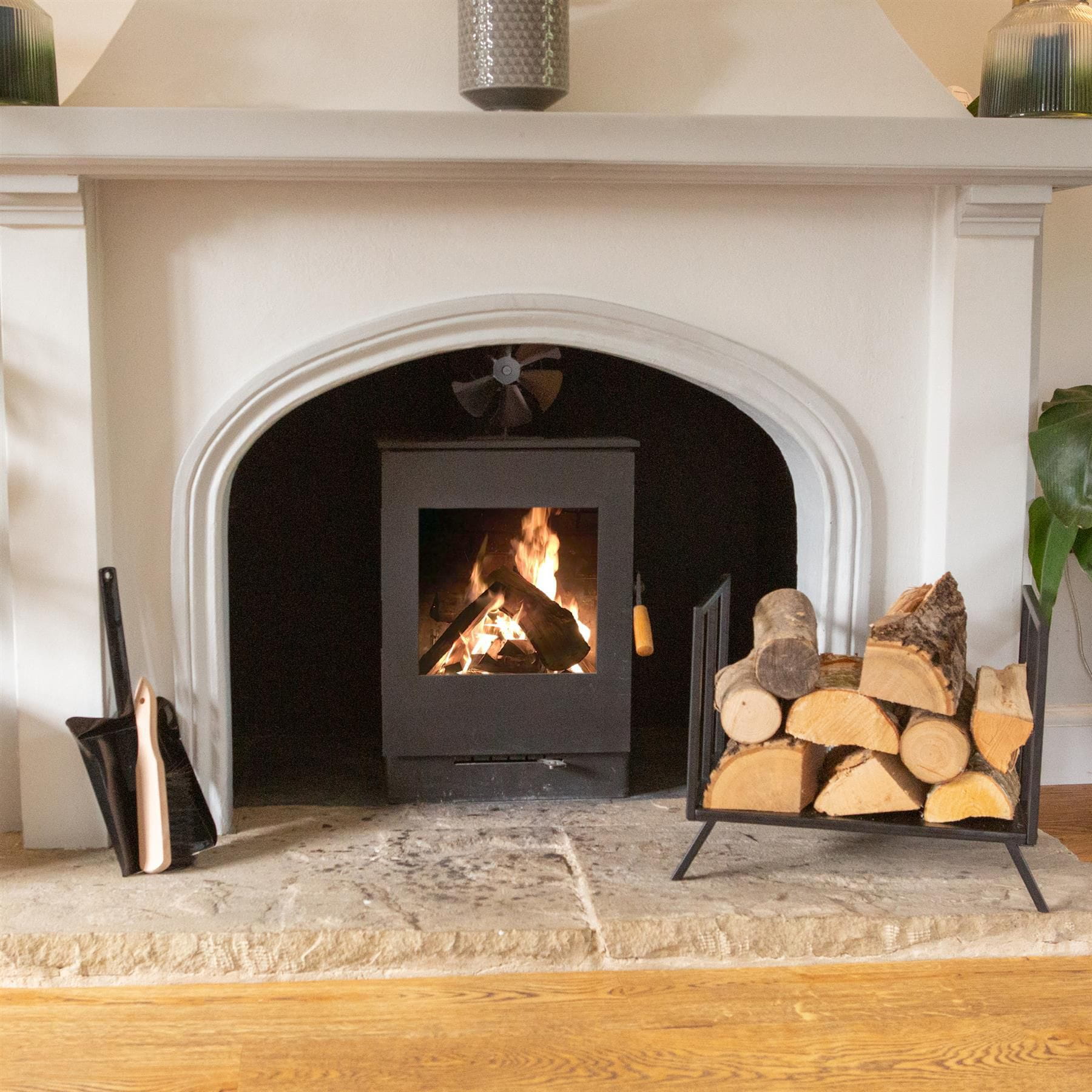 Black Fireplace Dustpan & Brush Set