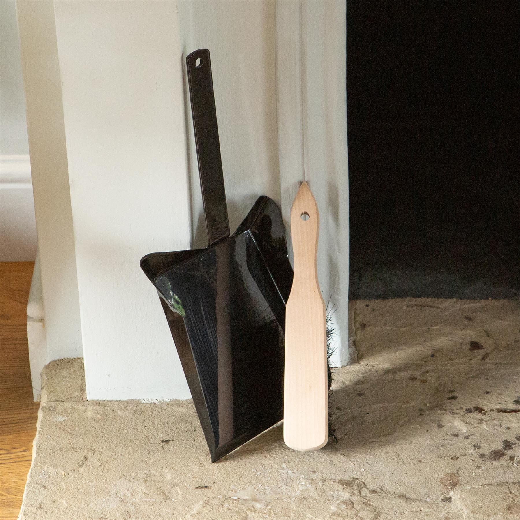 Black Fireplace Dustpan & Brush Set