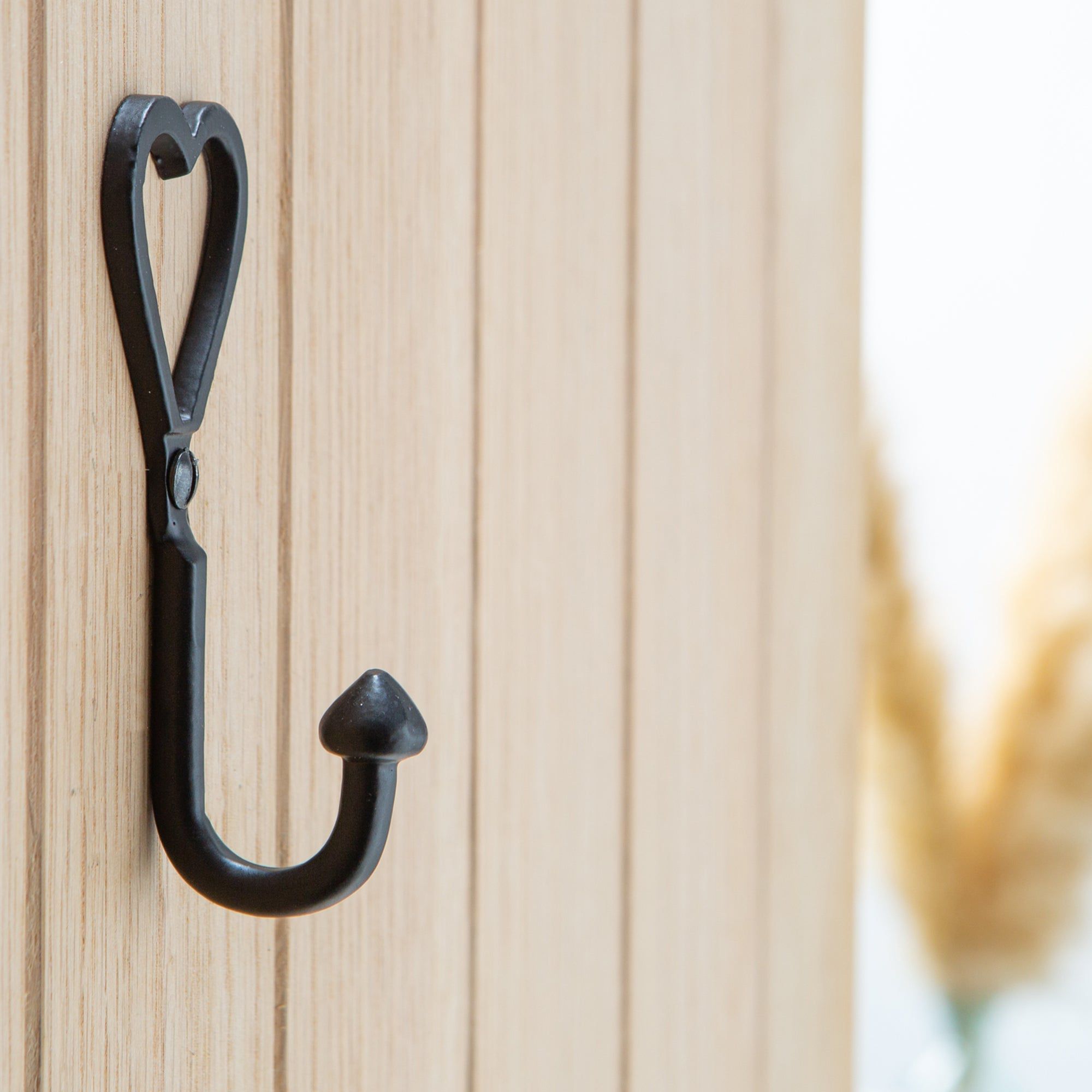 40mm x 100mm Black Single Heart Hook