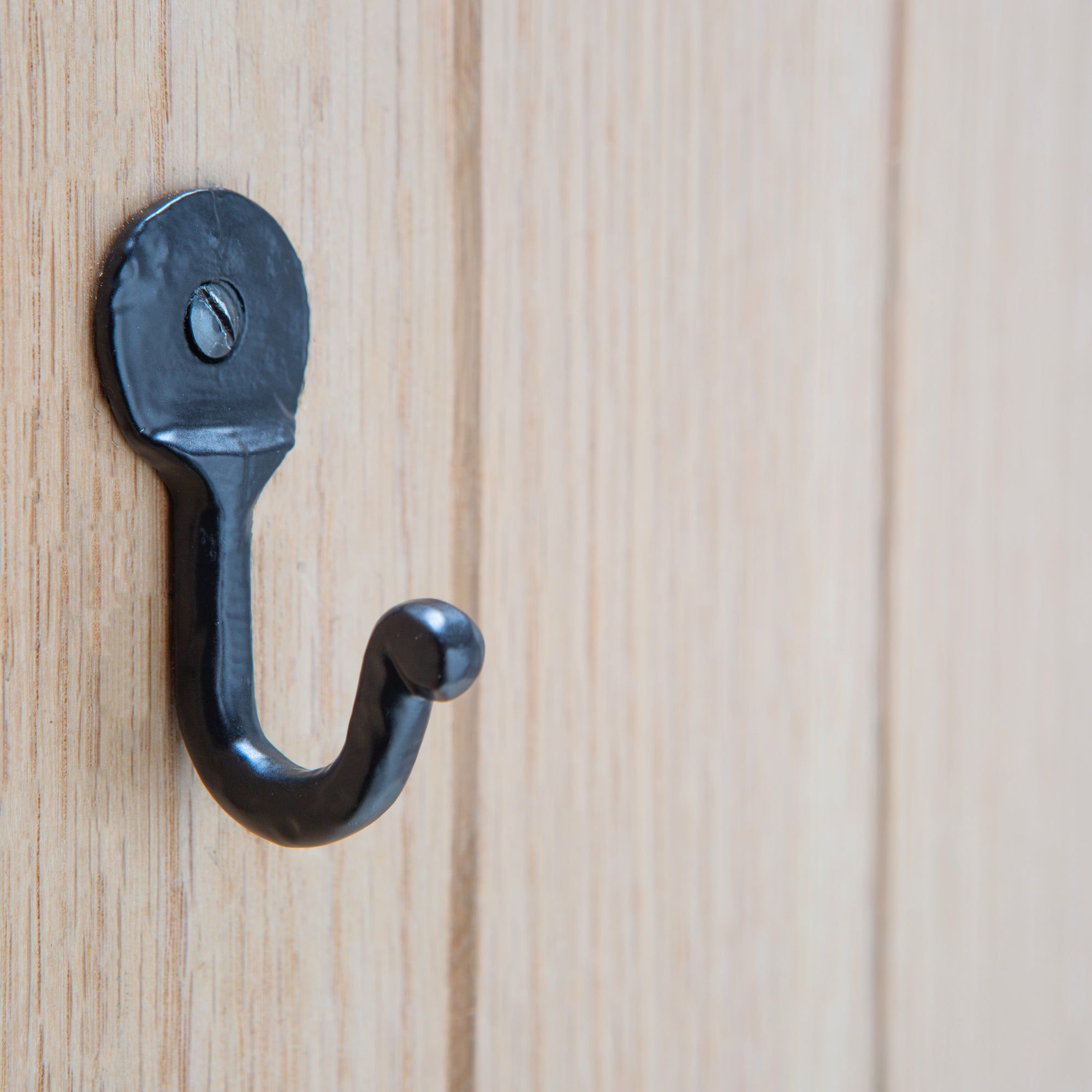 30mm x 65mm Black Hammered Round Plate Single Hook