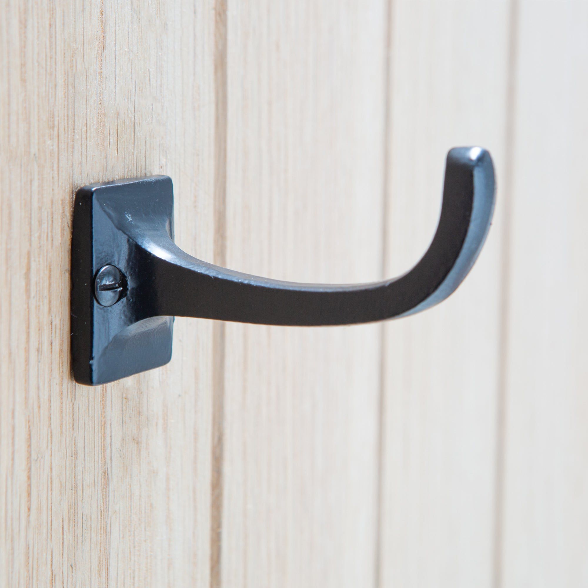 30mm x 45mm Black Square Back Curved Hook