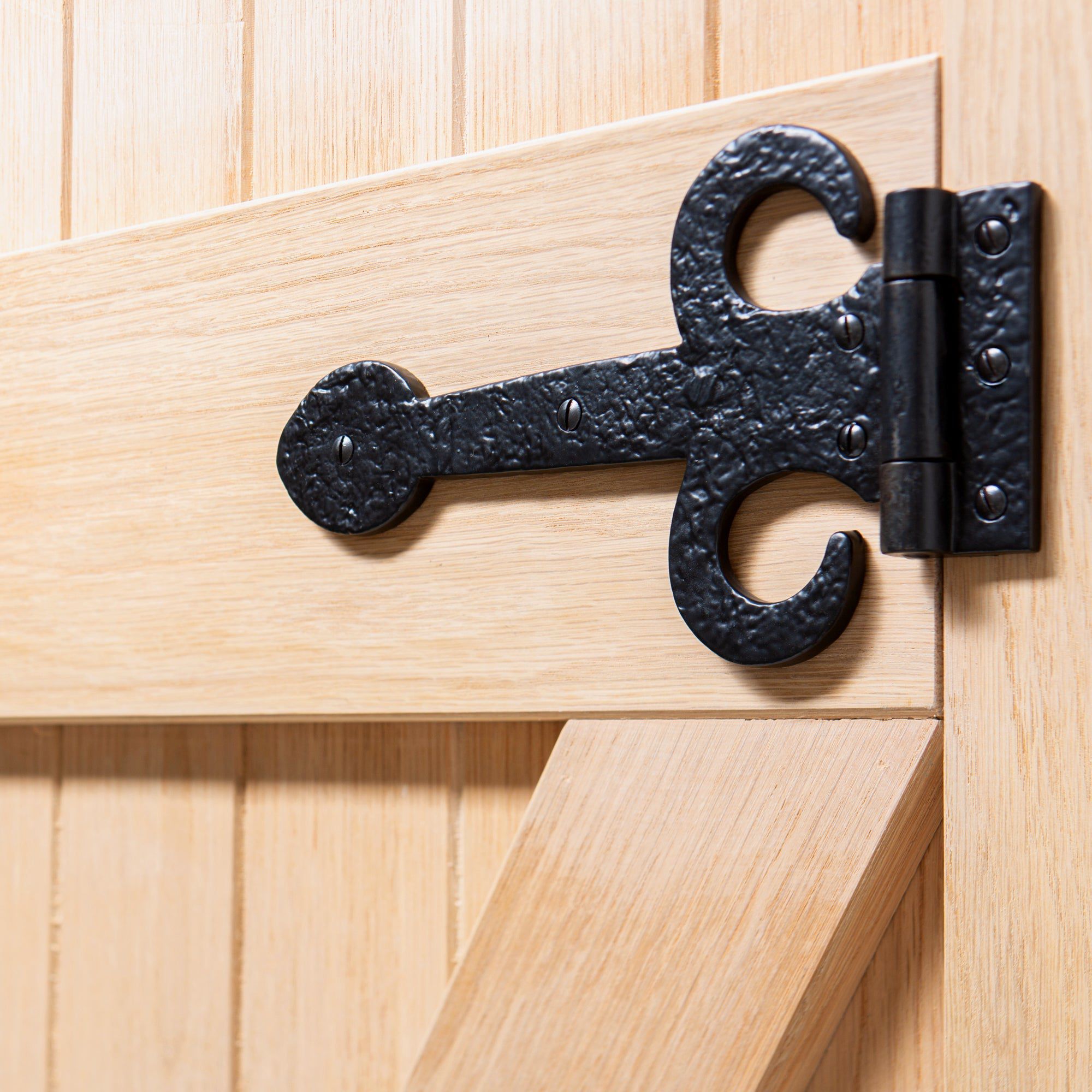 230mm Black Arrowhead T-Hinge