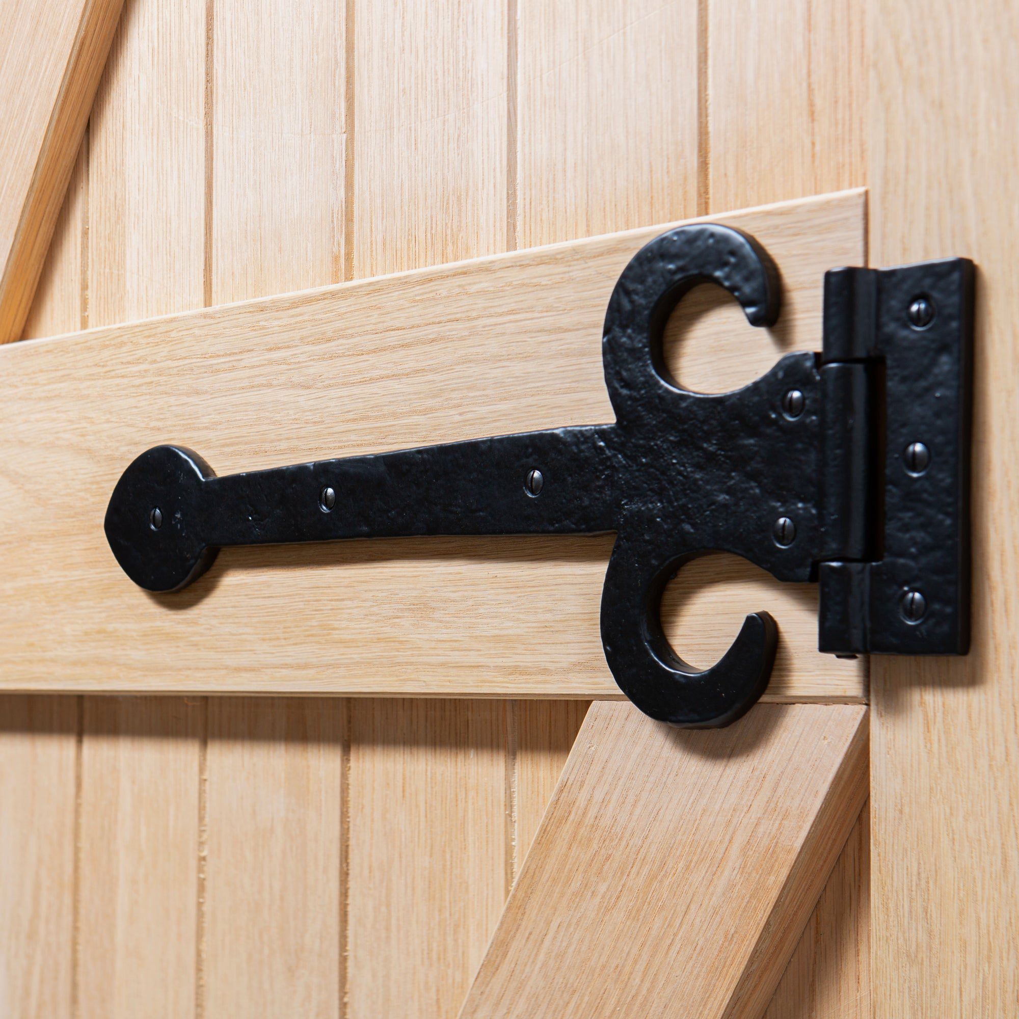 400mm Black Arrowhead T-Hinge