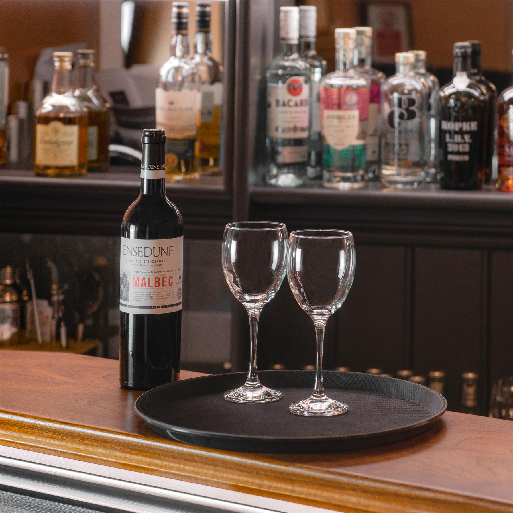 Black 68.5cm x 56cm Oval Non-Slip Serving Tray