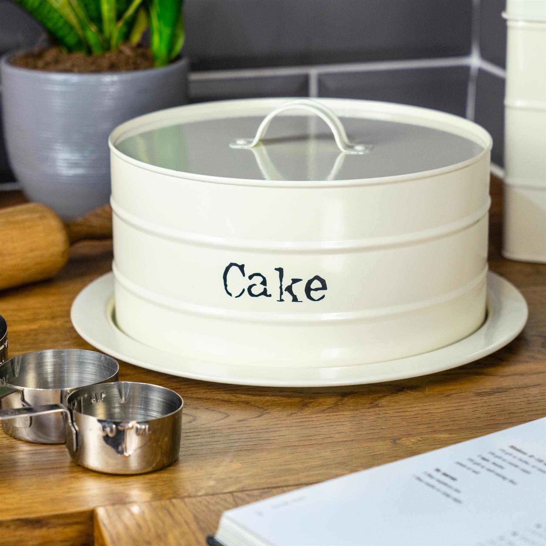 Cream Vintage Metal Cake Tin