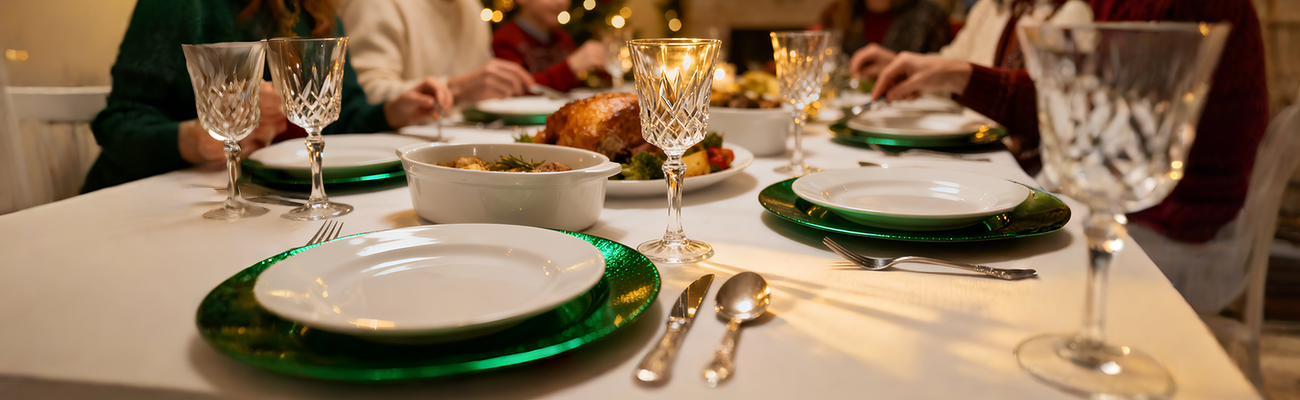 Dressing the table for a White Christmas
