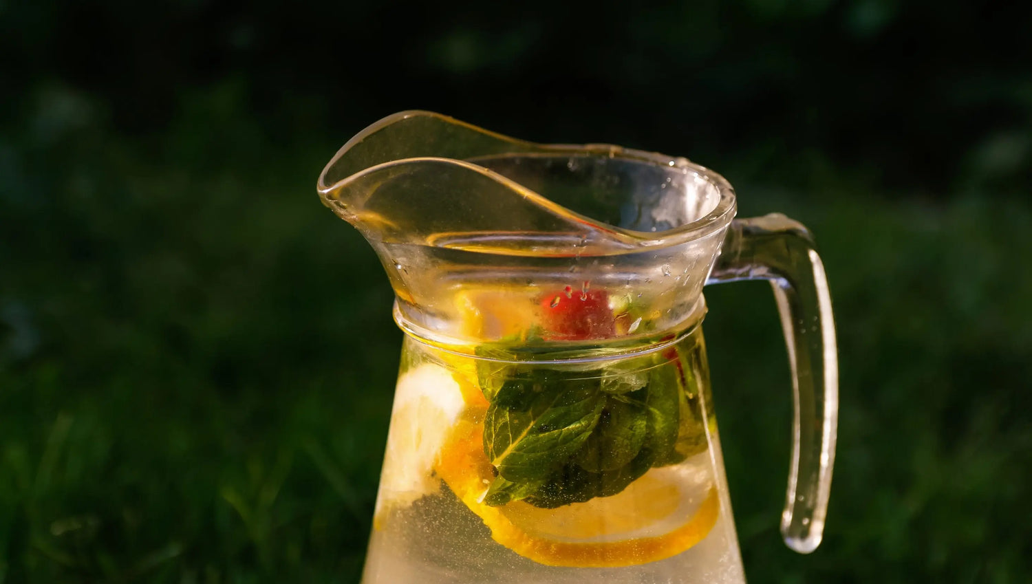 Glass Pitchers &amp; Jugs at Rinkit.com