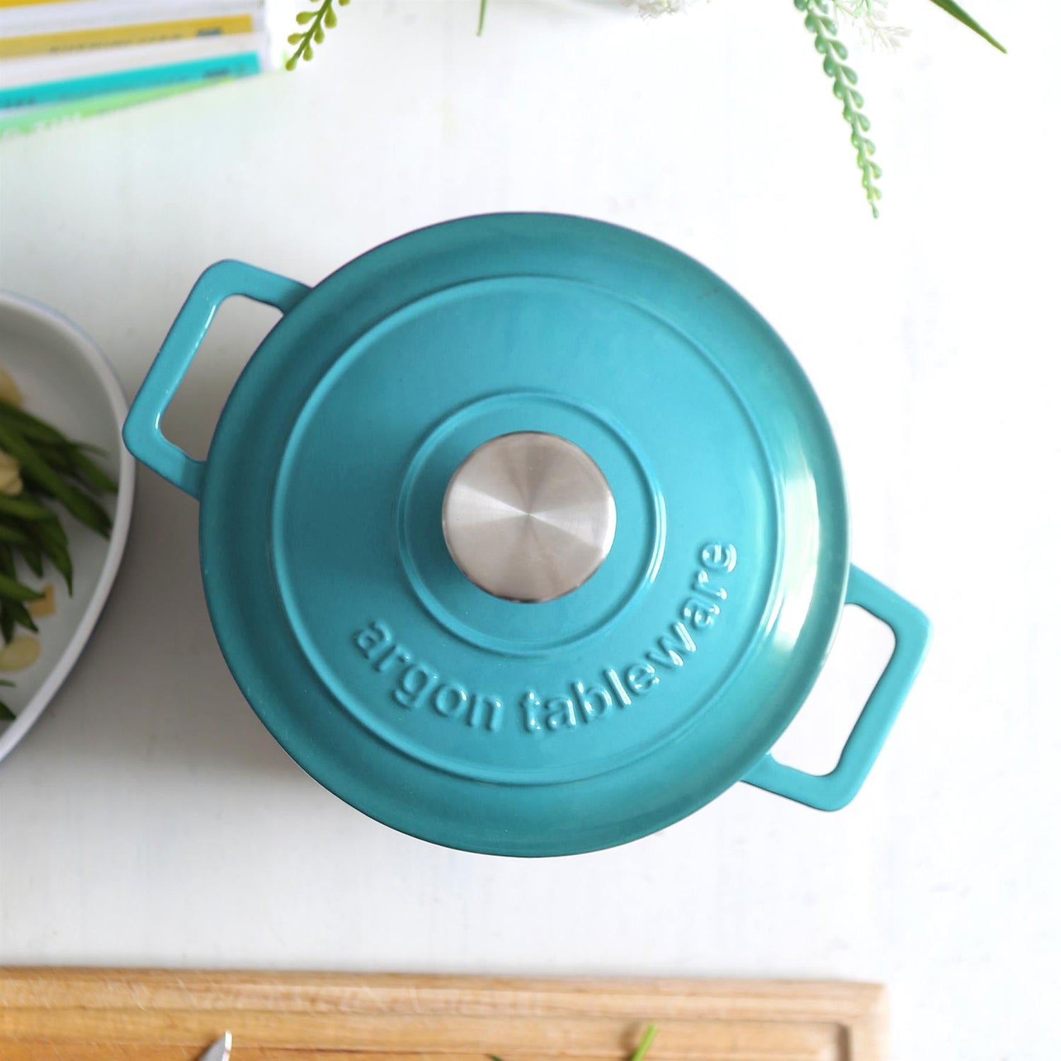 2.8L Teal Ombre Round Cast Iron Casserole Dish