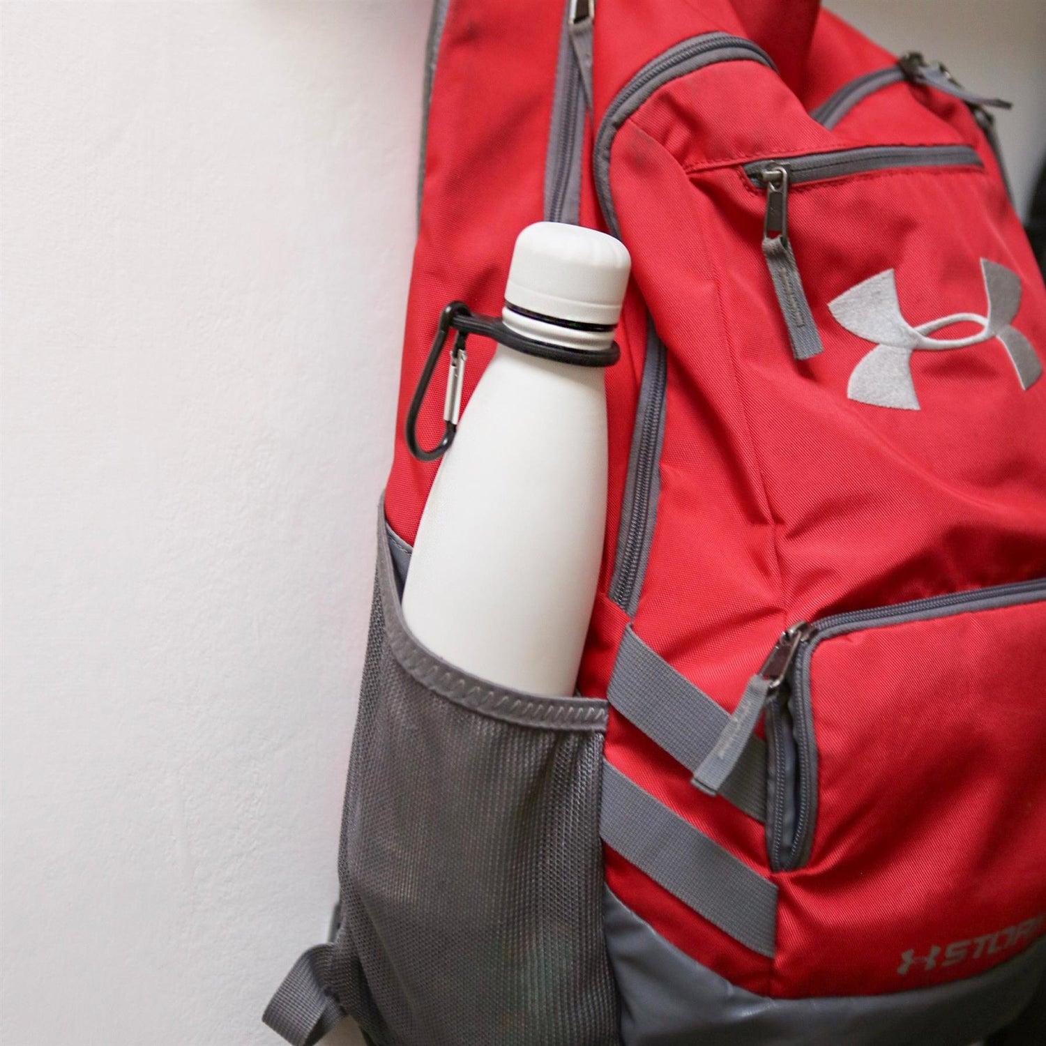 500ml White Stainless Steel Water Bottle with Carabiner Clip