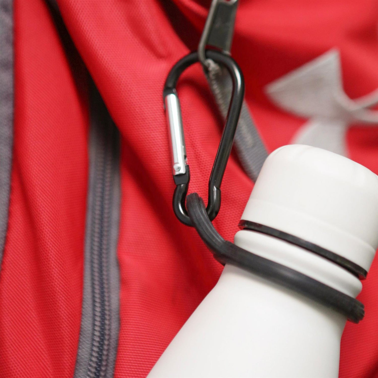 500ml White Stainless Steel Water Bottle with Carabiner Clip