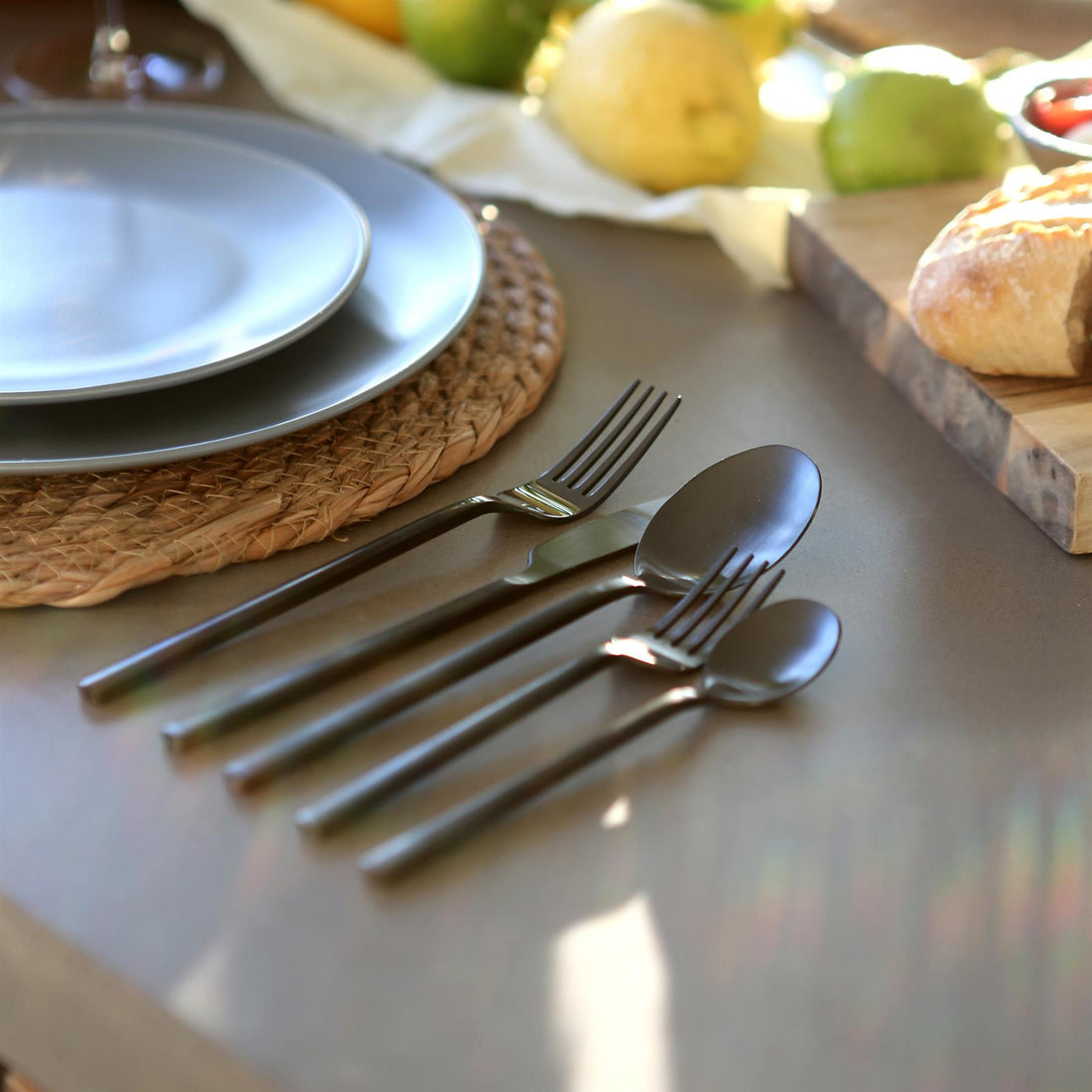 Black 20-Piece Stainless Steel Cutlery Set