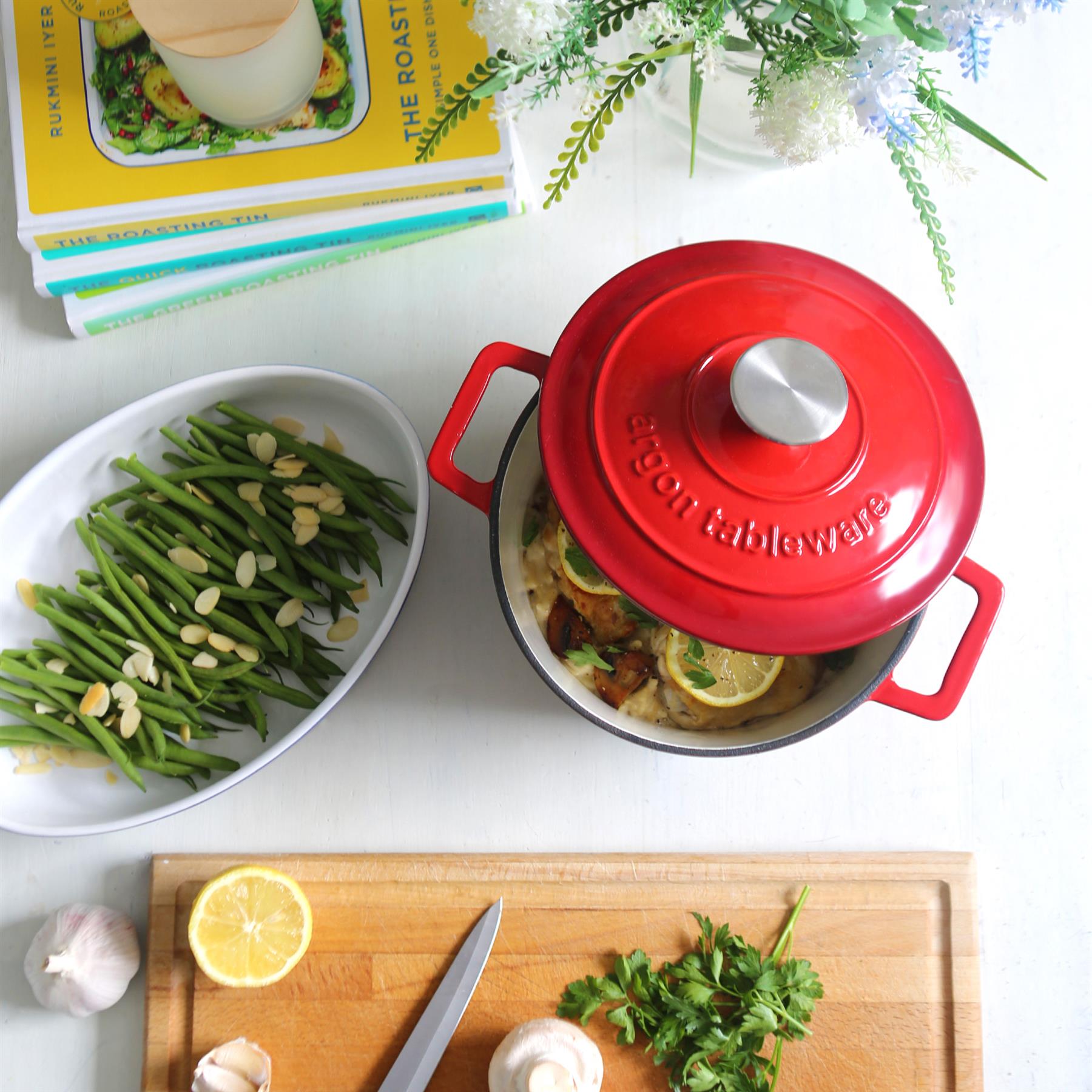 2.8L Red Ombre Round Cast Iron Casserole Dish
