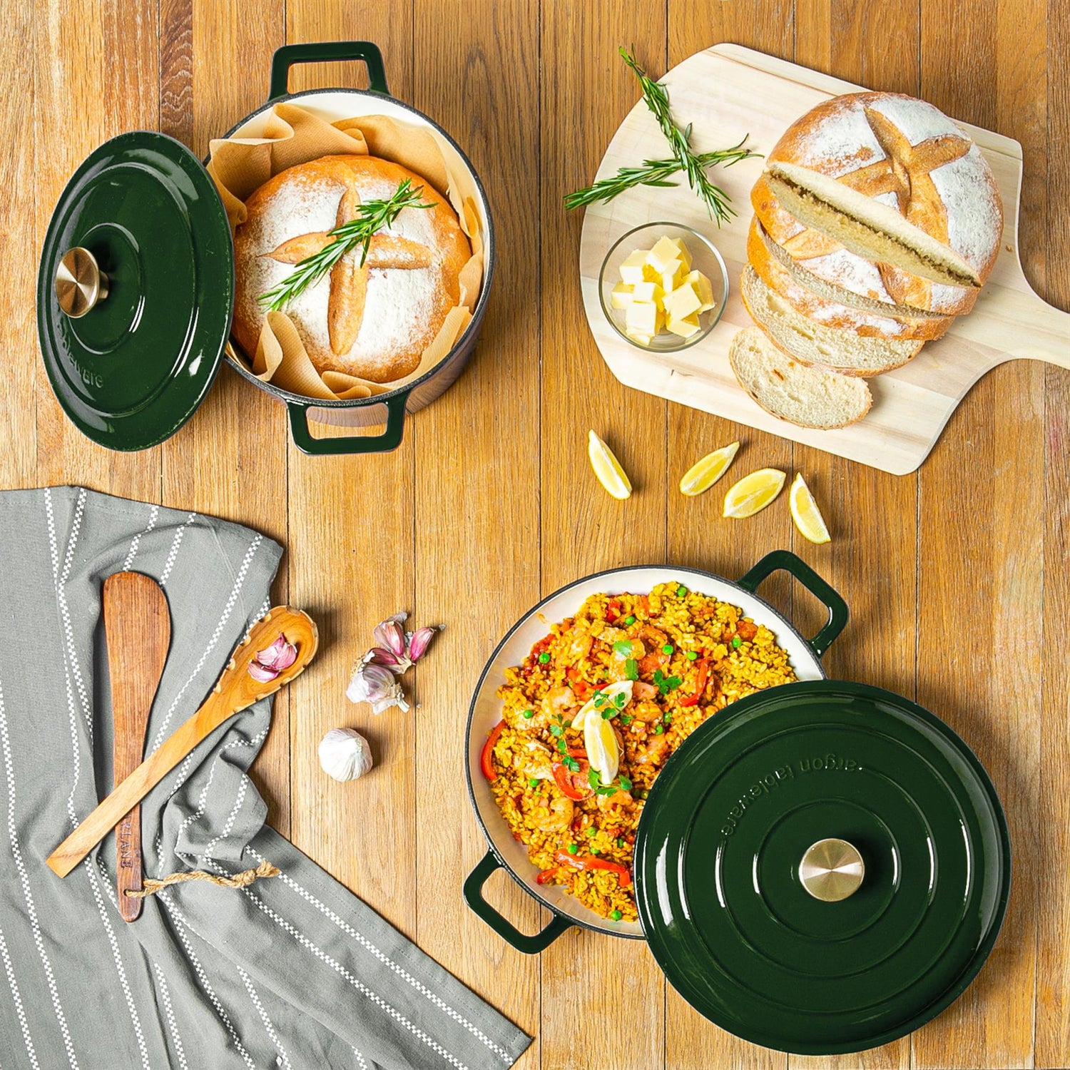 2.3L Dark Green Cast Iron Shallow Casserole Dish