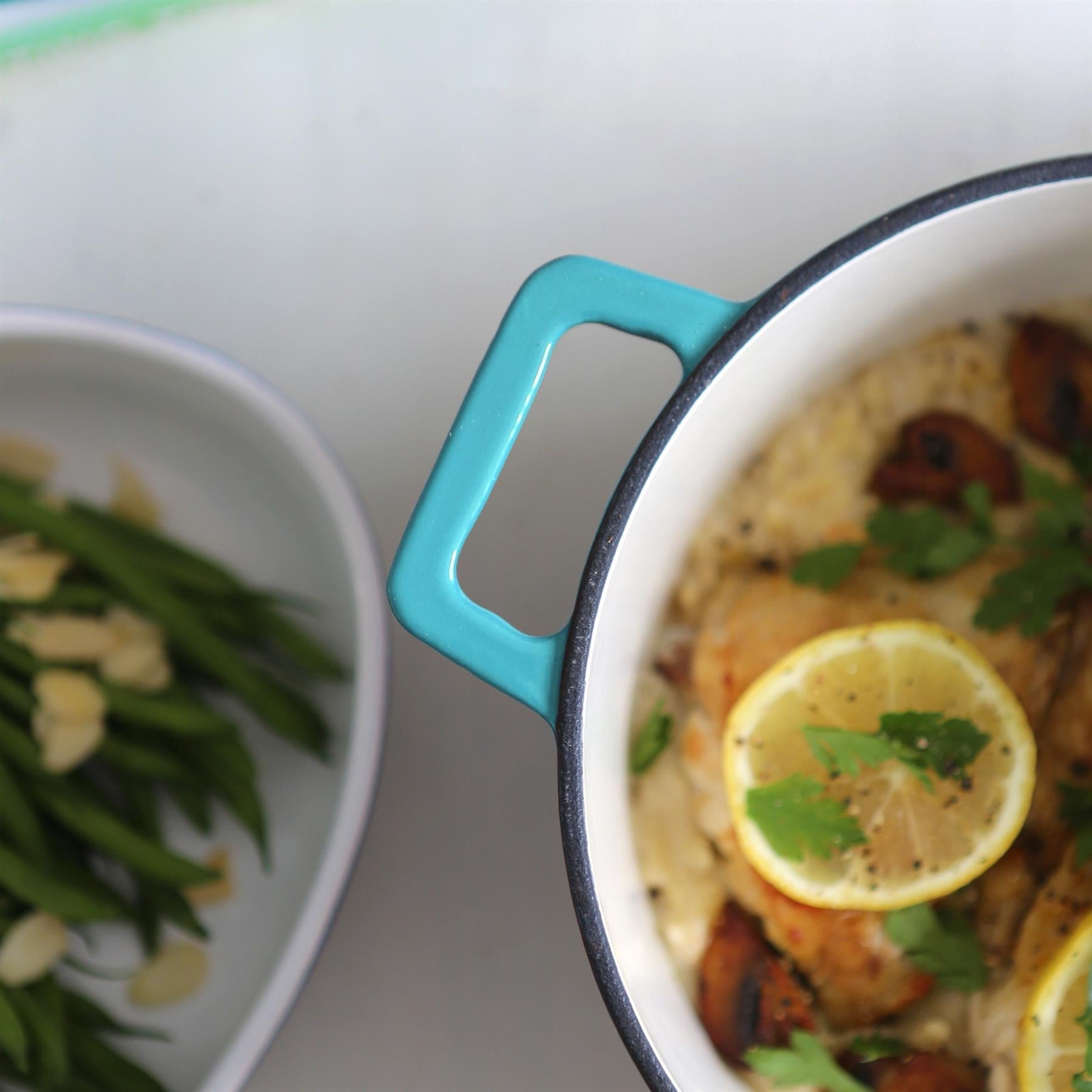 2.8L Teal Ombre Round Cast Iron Casserole Dish