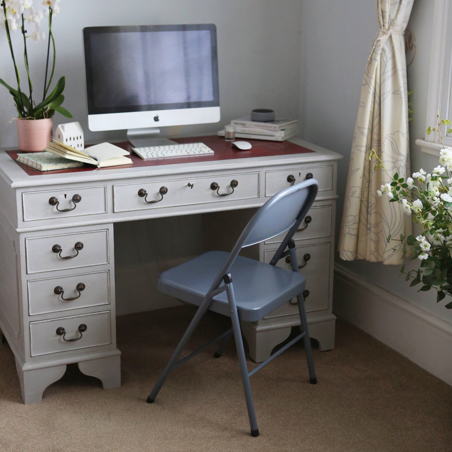 Matt White Metal Folding Chair