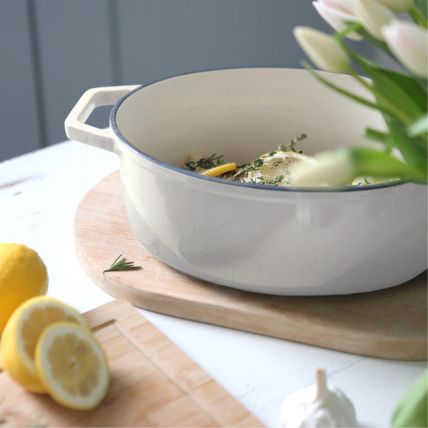 4.68L Pebble Gloss Oval Cast Iron Casserole Dish