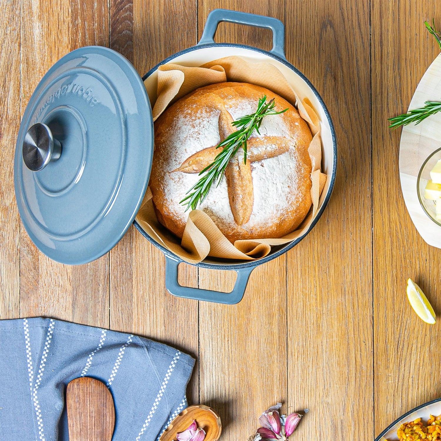 4.5L Dark Grey Cast Iron Casserole Dish