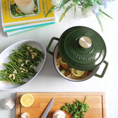 2.8L Dark Green Round Cast Iron Casserole Dish