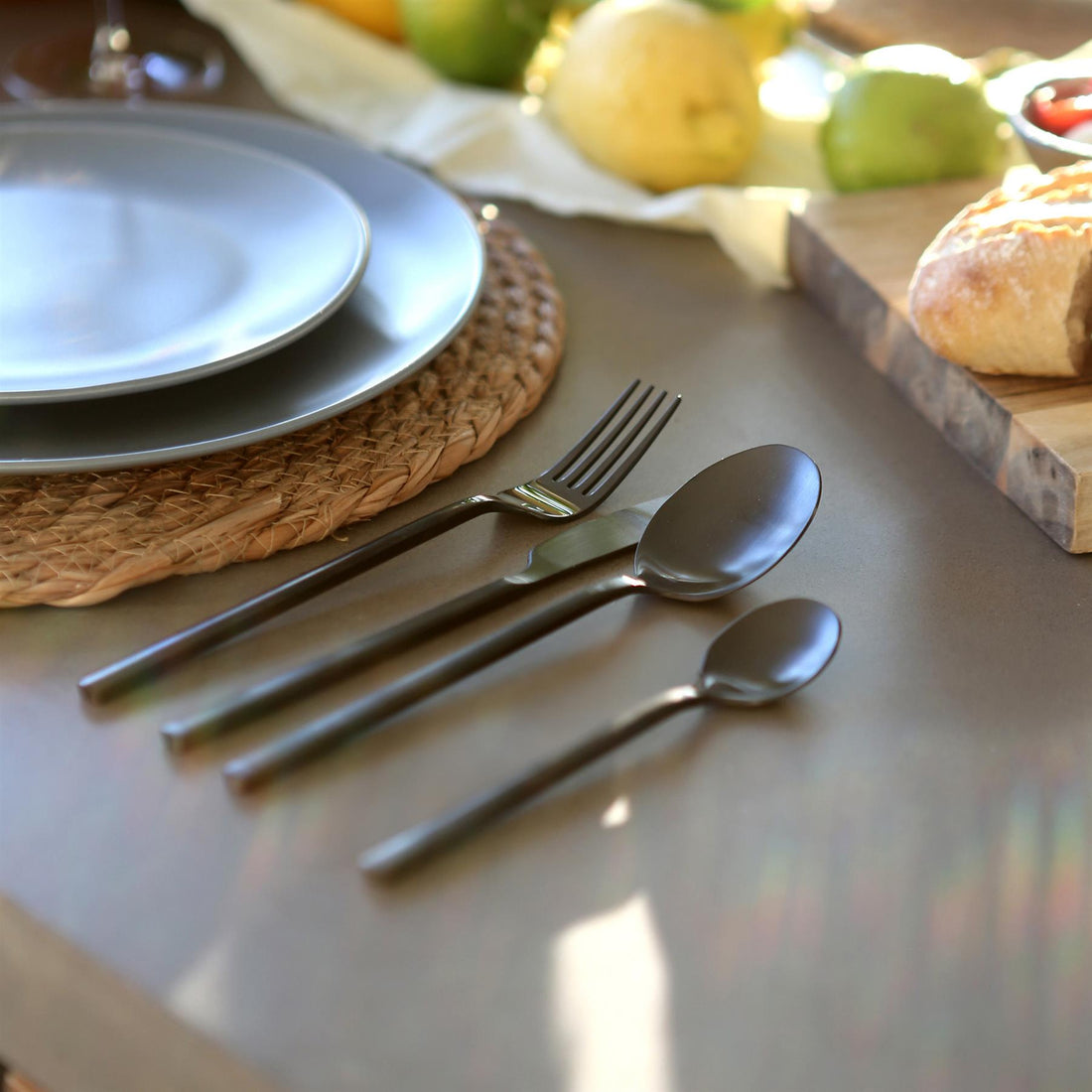 Black 16-Piece Stainless Steel Cutlery Set