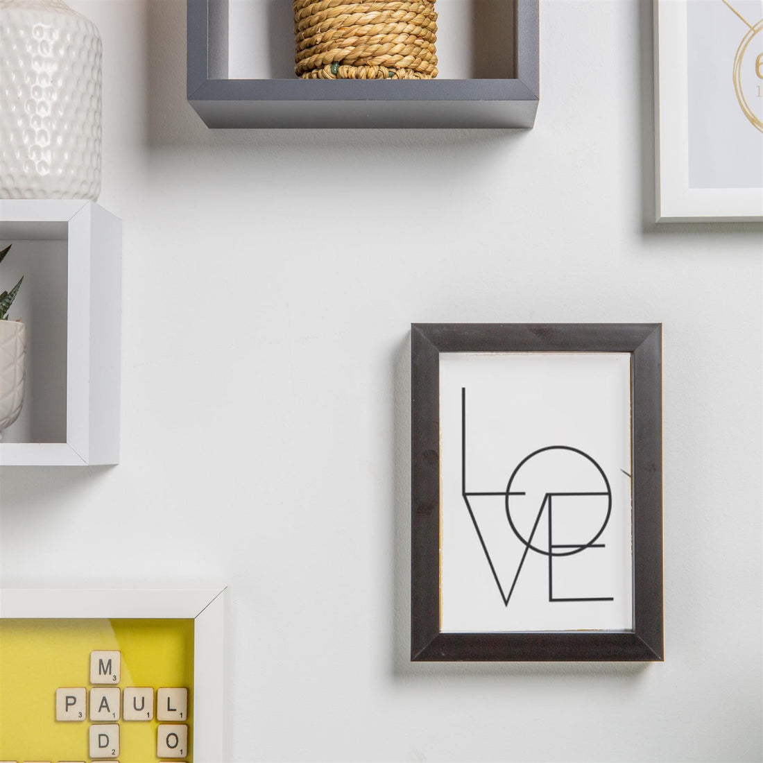 Black 5" x 7" Photo Frame with White 4" x 6" Mount