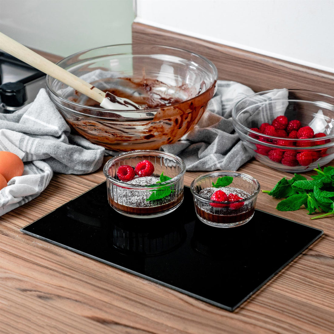 Black 30cm x 20cm Glass Chopping Board