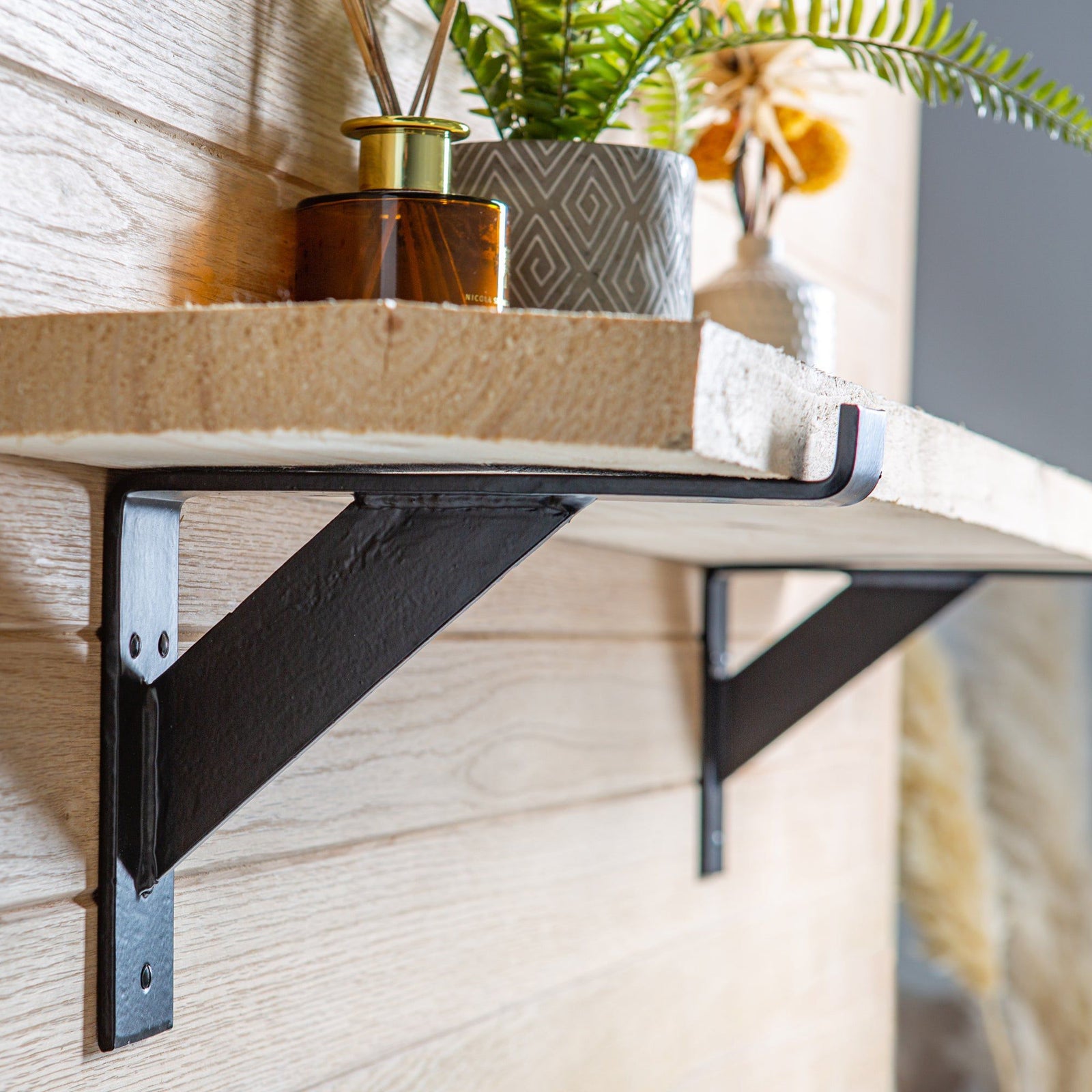 240mm Gallows Style Scaffold Board Shelf Bracket - By Hammer & Tongs ...