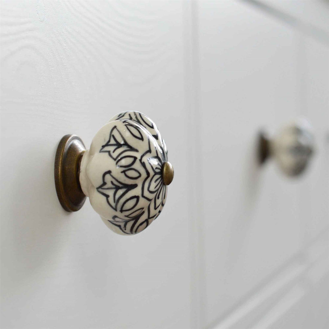 Black 45mm Vintage Floral Ceramic Cabinet Knob