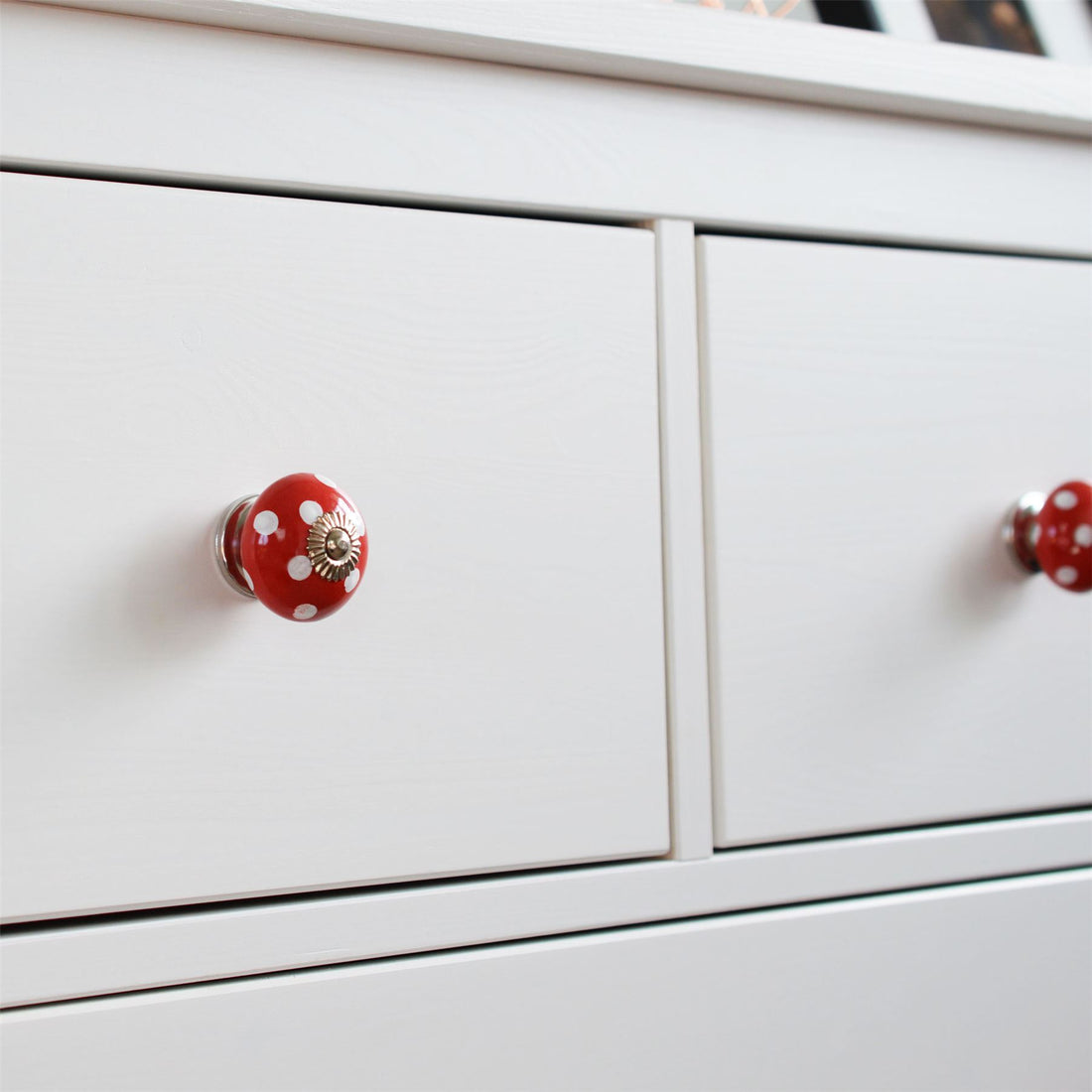 White Dot on Red 45mm Round Spot Ceramic Cabinet Knob
